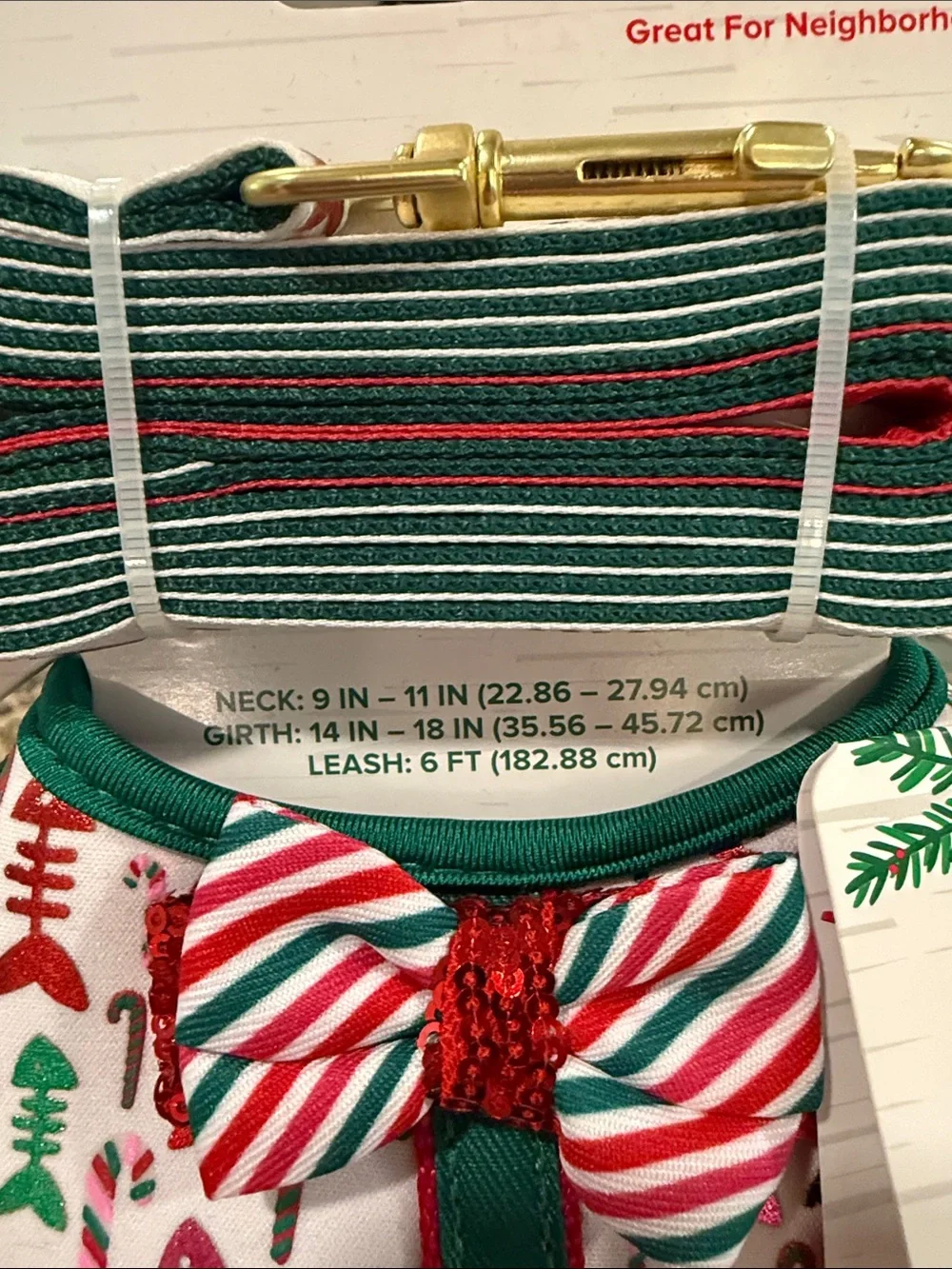 Holiday cat comfort harness & leash
